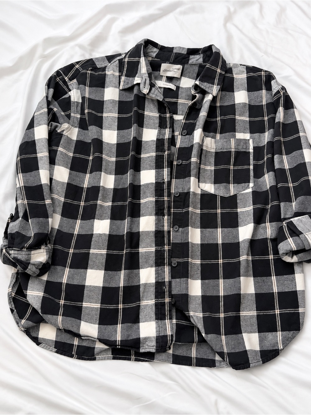 Universal Thread Black & White Plaid Flannel Button-Up Shirt
